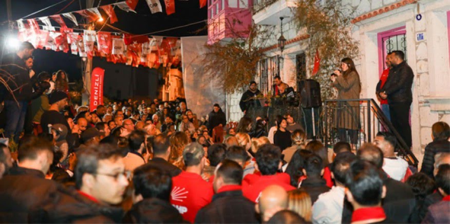 Lal Denizli, "5 bin sosyal konut yapma vaadi, depremzede vatandaşlarımıza saygısızlıktır"