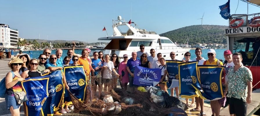 Rotary'den Çeşme'de Hayalet Ağ Temizliği