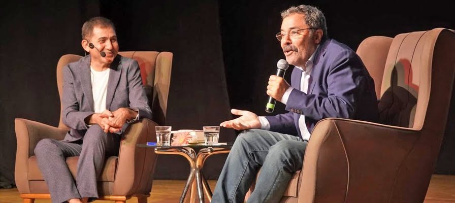 Şair ve yazar Ahmet Ümit İzmirlilerle buluştu
