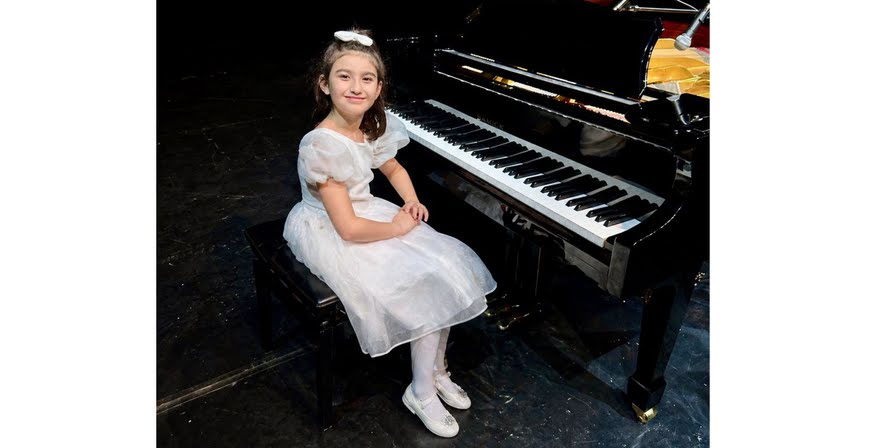 8 Yaşındaki Doğa’dan Etkileyici  Piyano Performansı