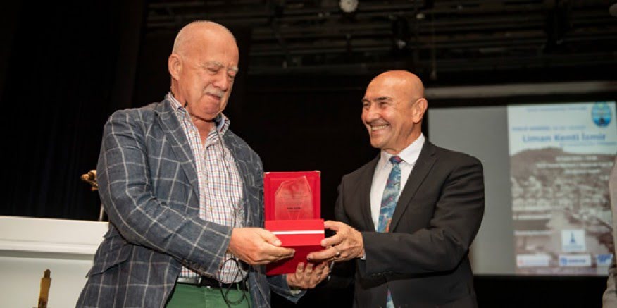 Ünlü İngiliz tarihçi Mansel: “Kitabım için geldiğim bu kente aşık oldum??