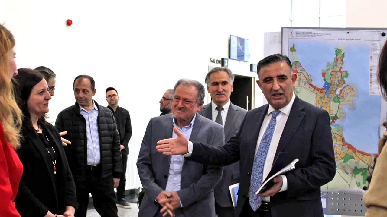 Gebze Teknik Üniversitesi öğrencileri Çeşme Belediyesi ile buluştu