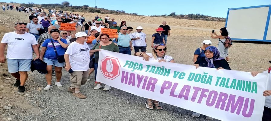 YENİFOÇA'DA PROTESTO EYLEMİ...